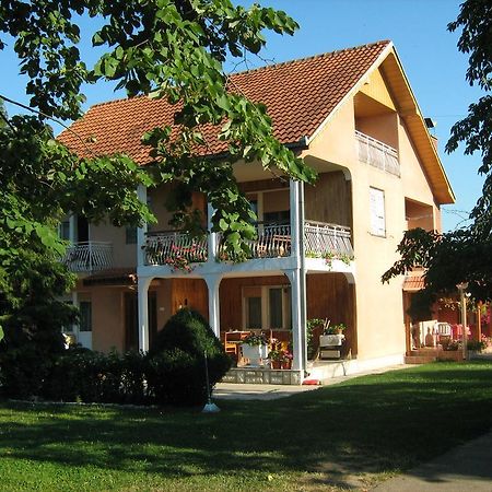 Apartments Domacinstvo Nikolic Valjevo Exterior photo
