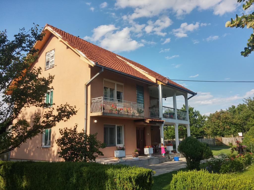 Apartments Domacinstvo Nikolic Valjevo Exterior photo